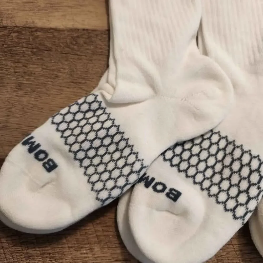 Bombas Youth Medium Socks NWOT